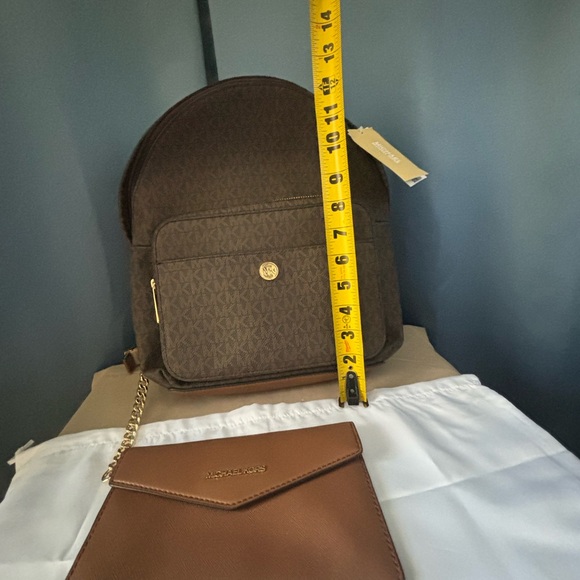 NWT Authentic Michael Kors Large Backpack with Wallet/Chain With Dustbag - Picture 8 of 9